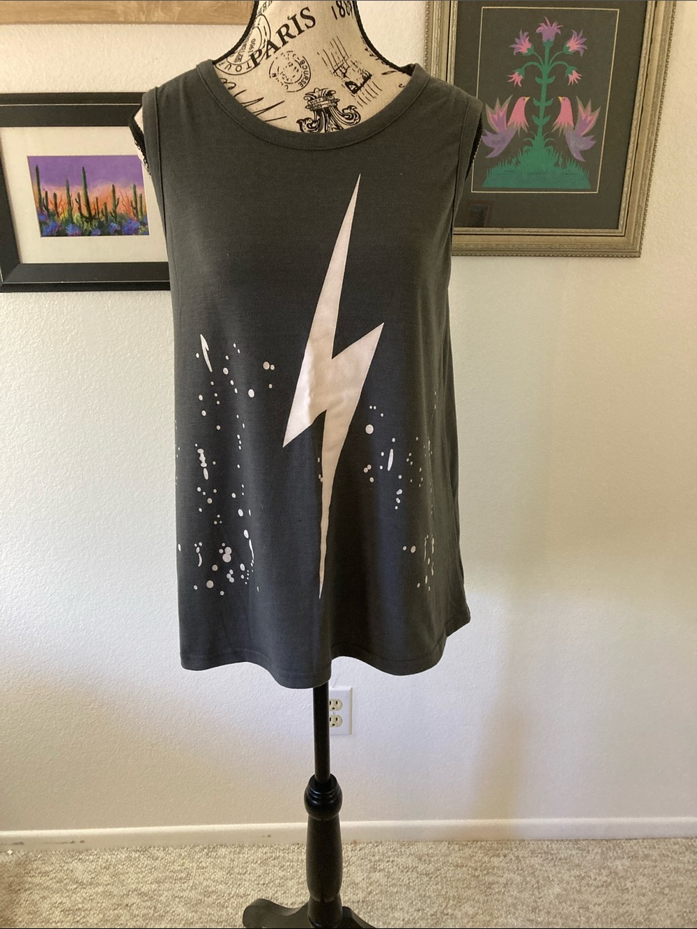 MISSLOOK Sleeveless Top with White Lightning Bolt
